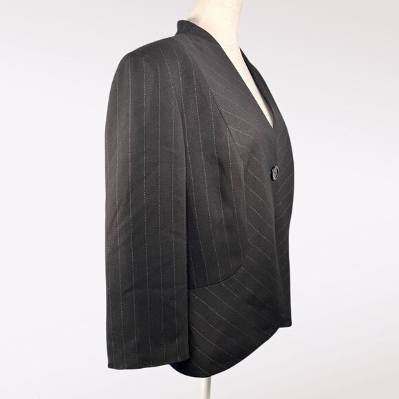 Tahari Arthur S. Levine Pinstripe Blazer Jacket Black Size 18 - Picture 6 of 10